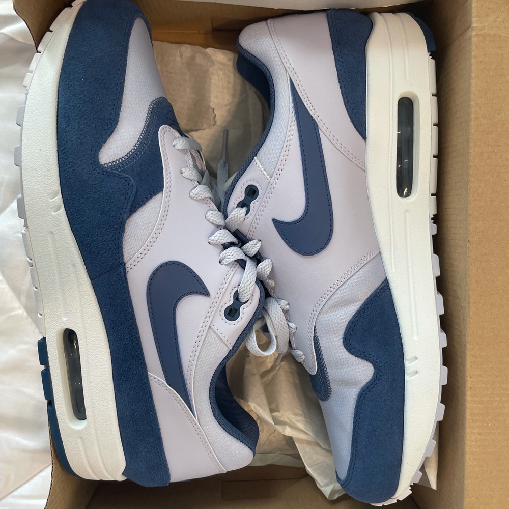 NWT Nike Air max 1 ghost inside out shoe